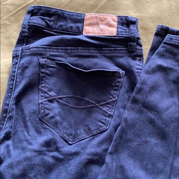 Jeans - Picture 2 of 3